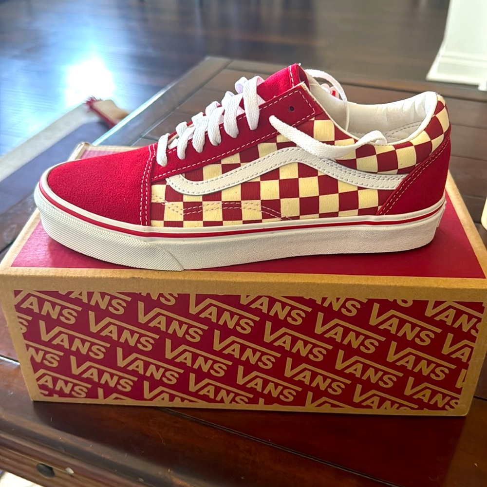 Vans Women’s Size 9 - Red and White Checkered Brand New